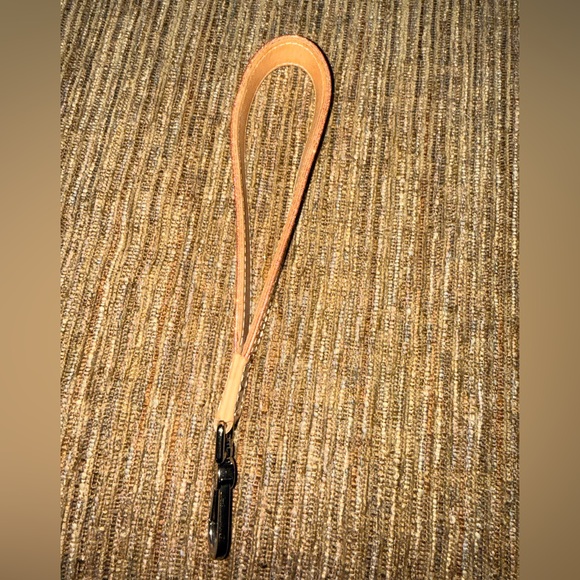 Consuela Keychain - Picture 2 of 5